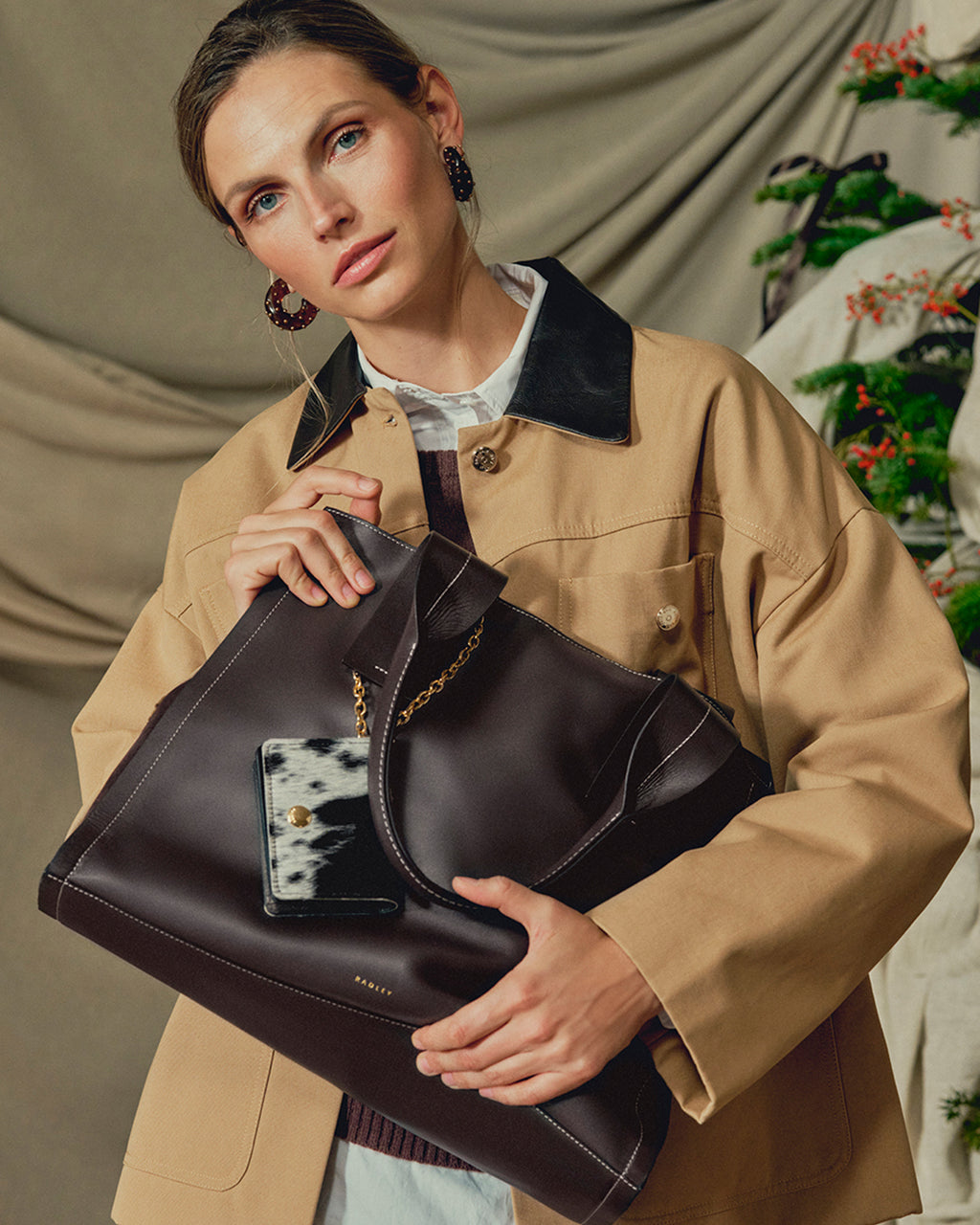 The Strand Large Open Top Shoulder Dark Oak - 113074