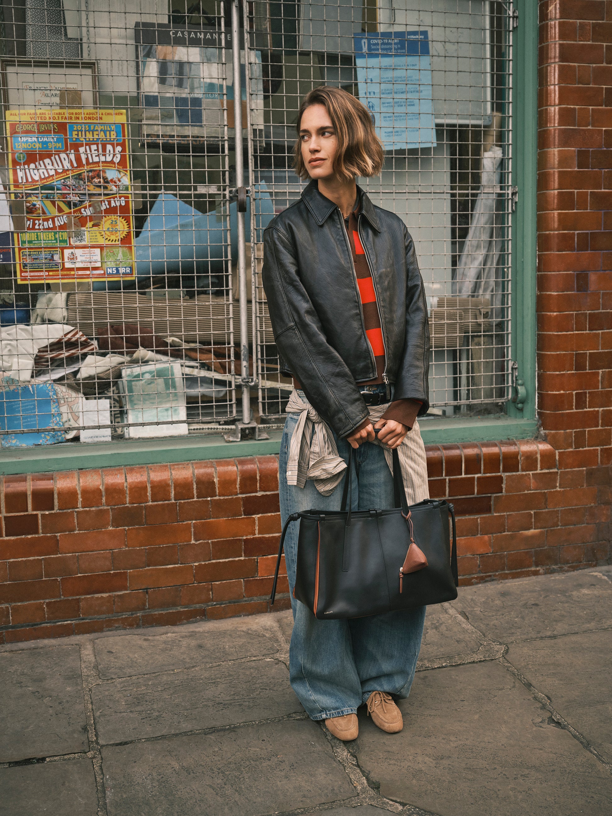 The Connaught Large Open Top Shoulder Black - 113129