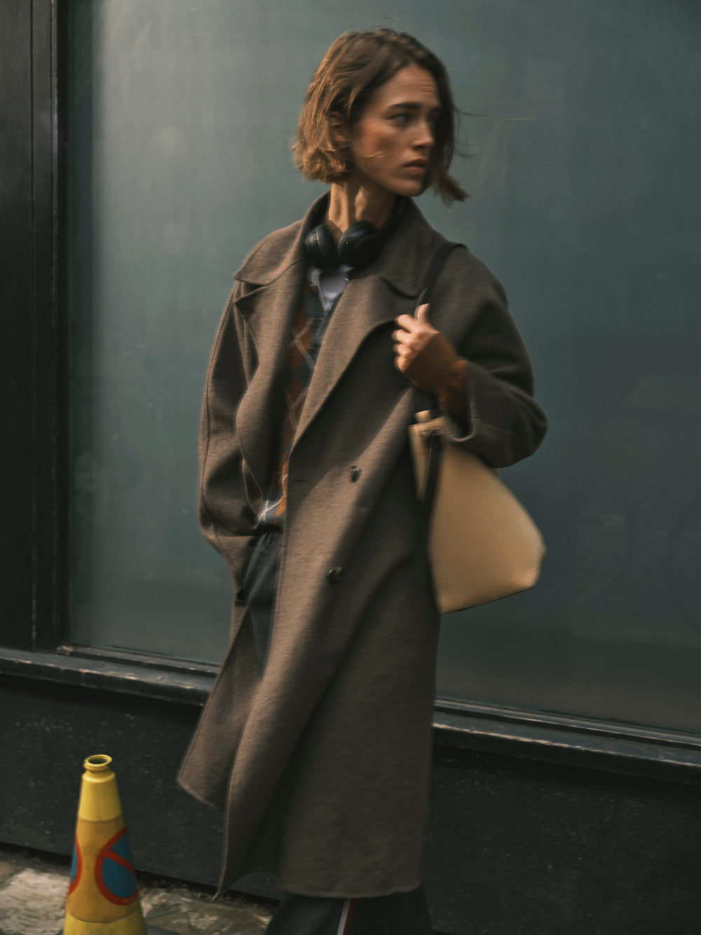 The Connaught Medium Ziptop Shoulder Sahara - 113128