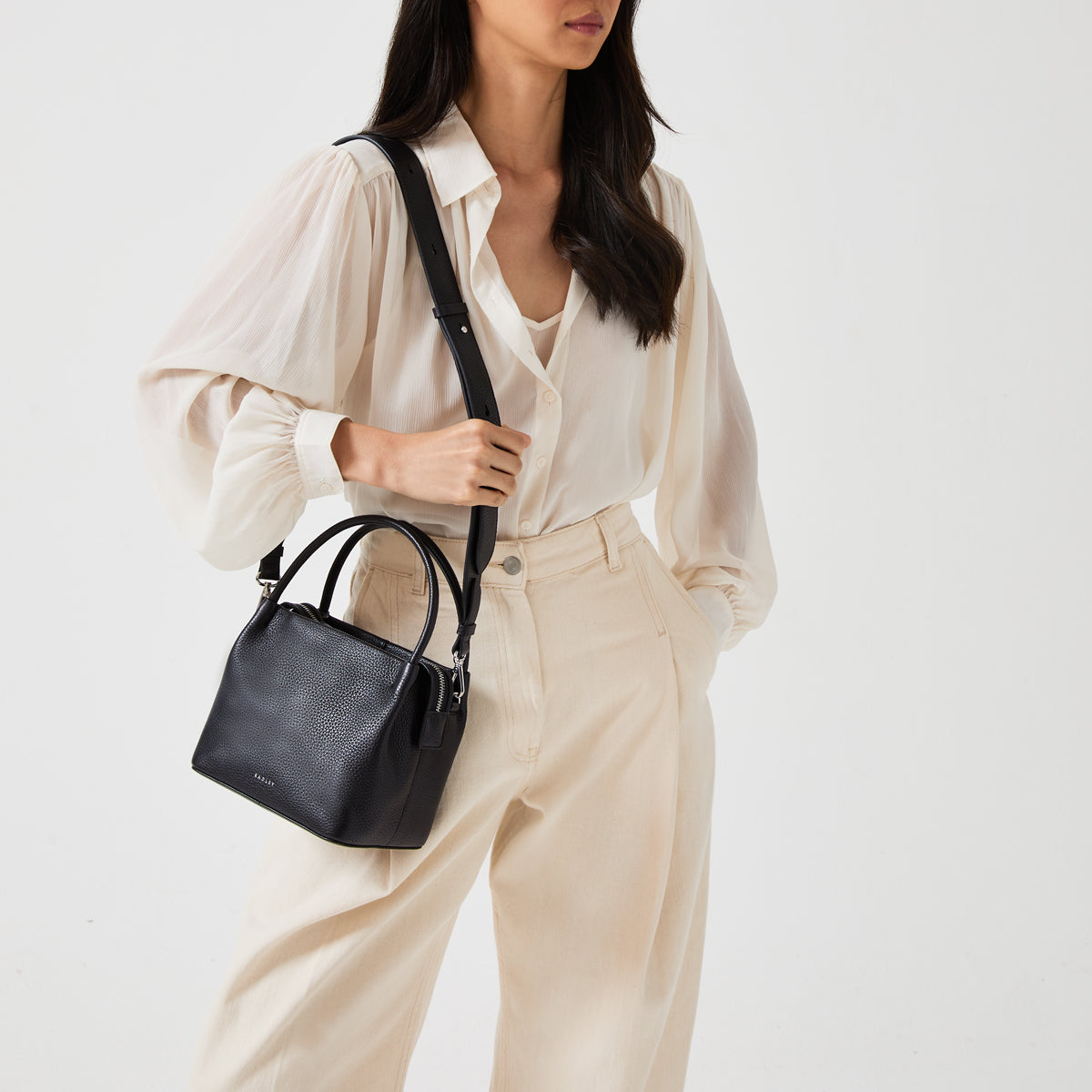 Ivydale Road Leather Small Ziptop Crossbody Bag in Black - H1282001