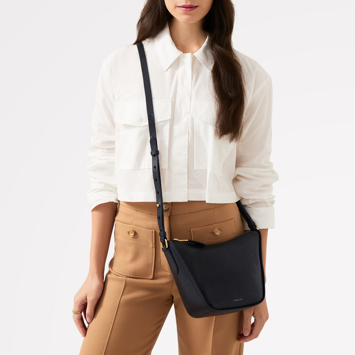 Oak Street Leather Small Ziptop Crossbody Bag in Black - H2065001