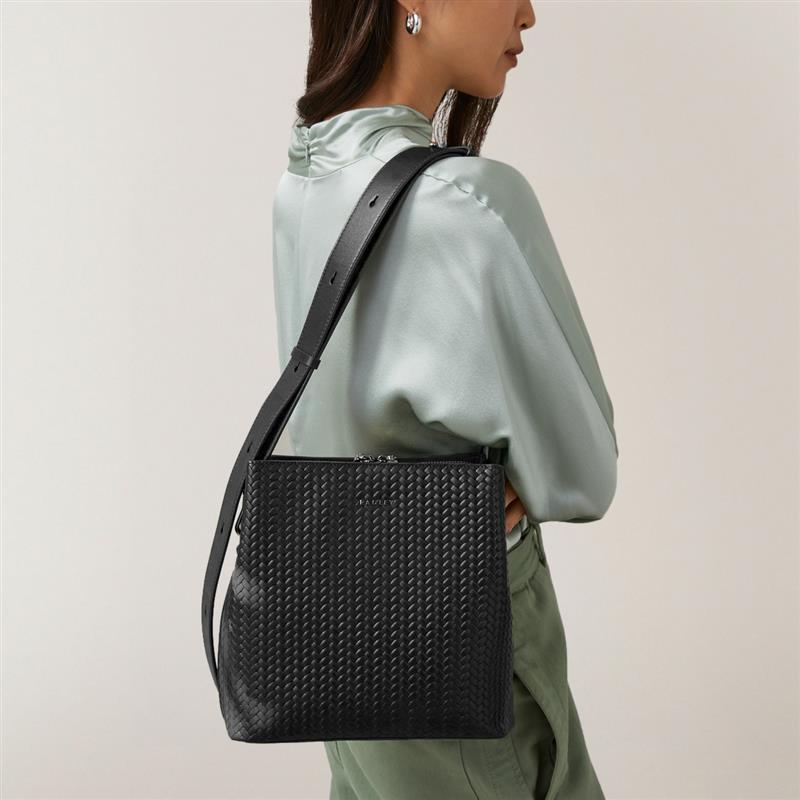 Dukes Place Leather Medium Compartment Crossbody Bag in Black - H2125001