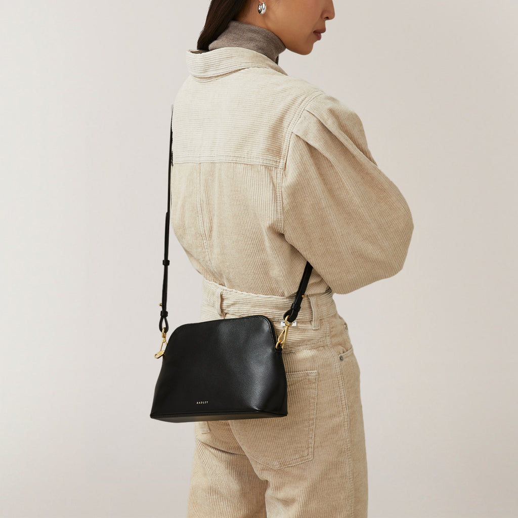 Liverpool Street Leather Medium Ziptop Crossbody Bag in Black - H2167001