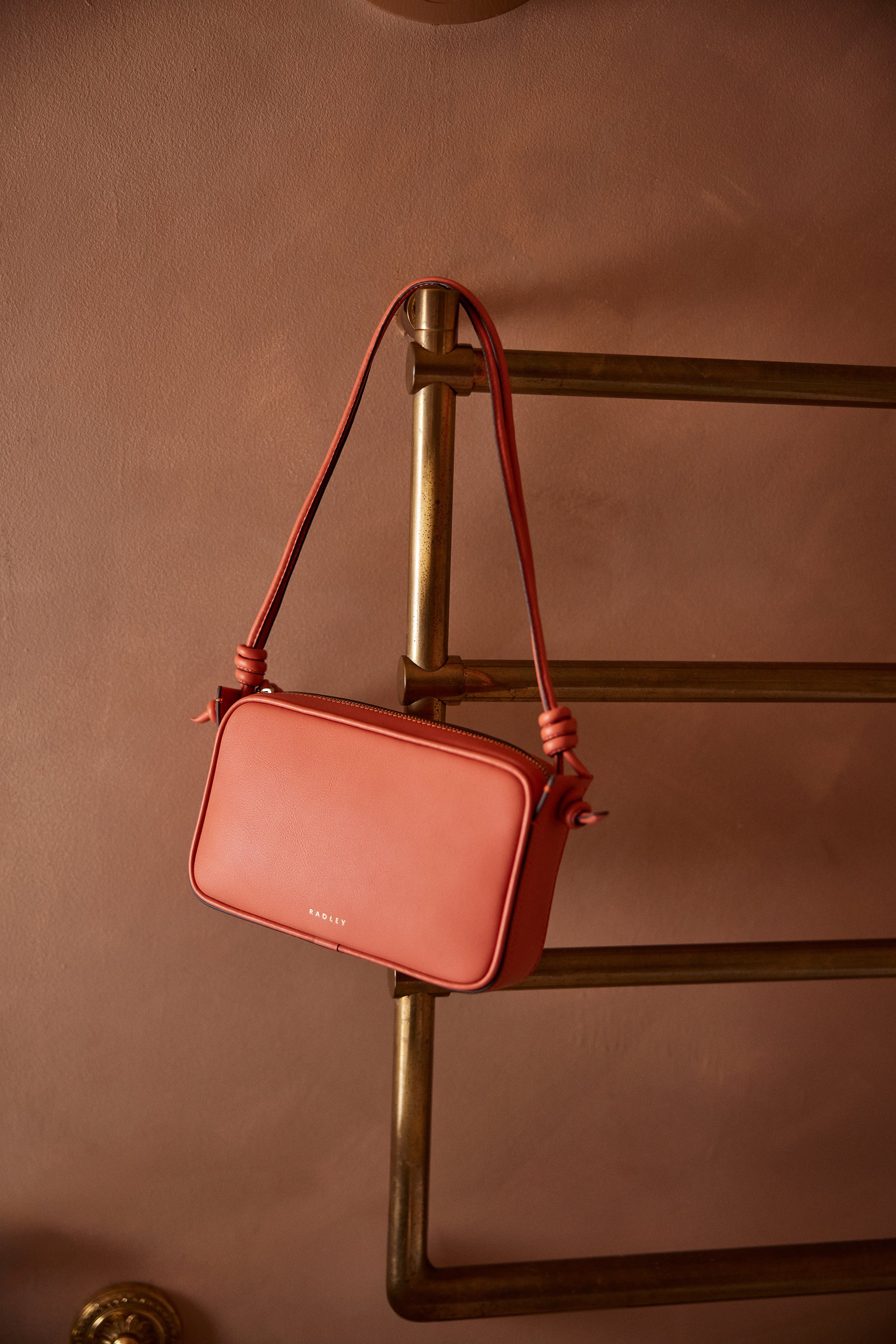 The Camden Small Ziptop Shoulder Terracotta - 113507