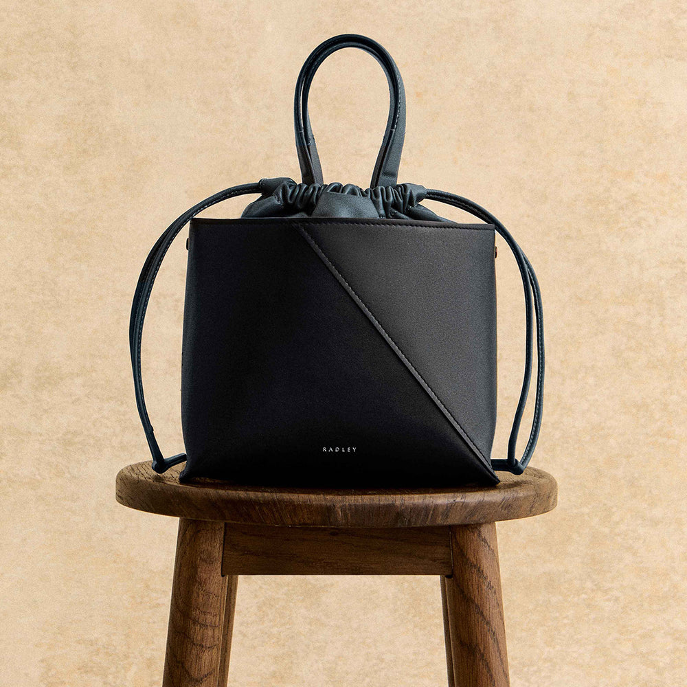 The Portobello Leather Small Drawstring Satchel Bag in Black - 112192