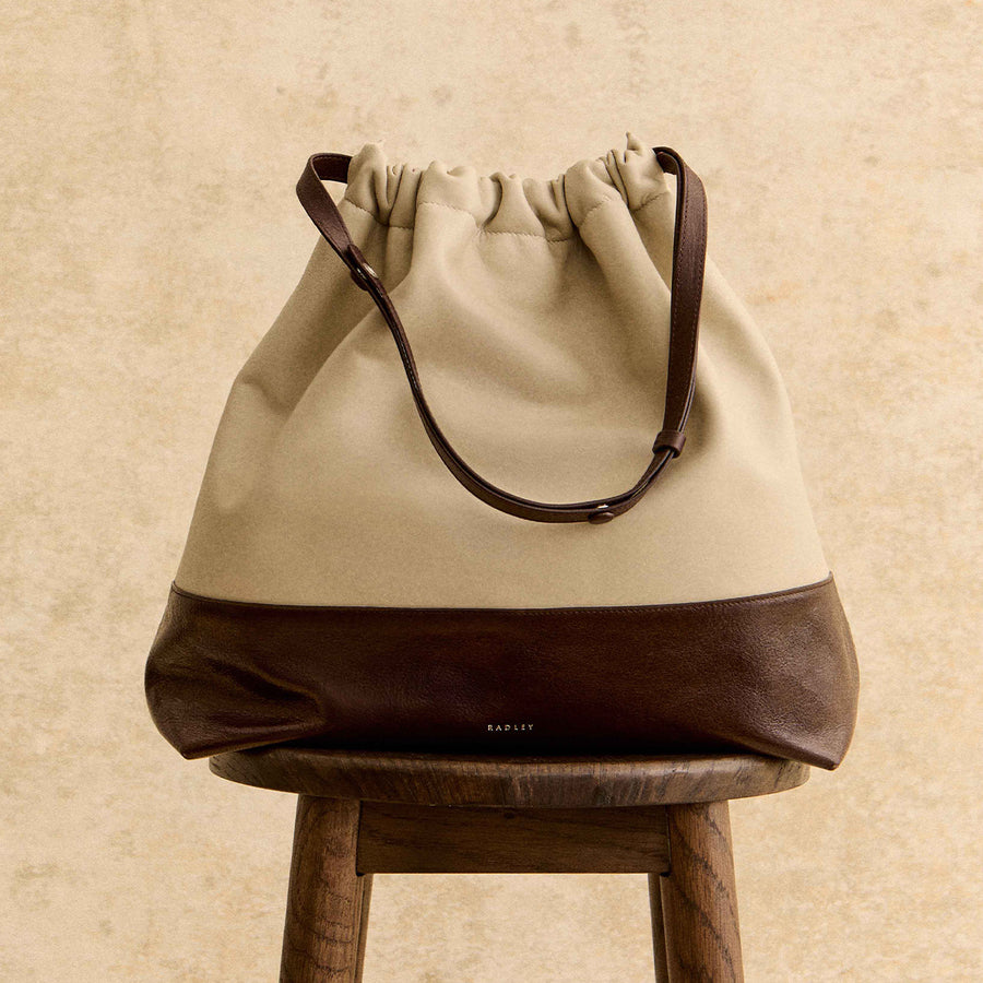 The Portobello Leather Large Drawstring Shoulder Bag in Snow - 112189