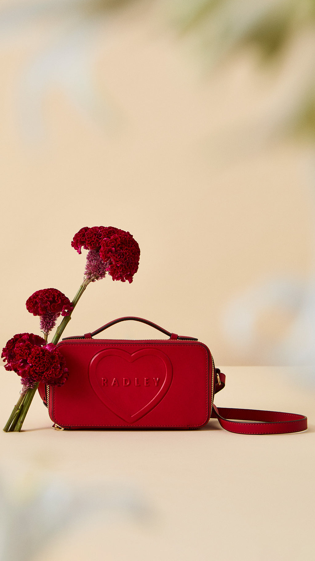 Calvert Way - Heart Street Micro Phone Cross Body Poinsettia - 113081