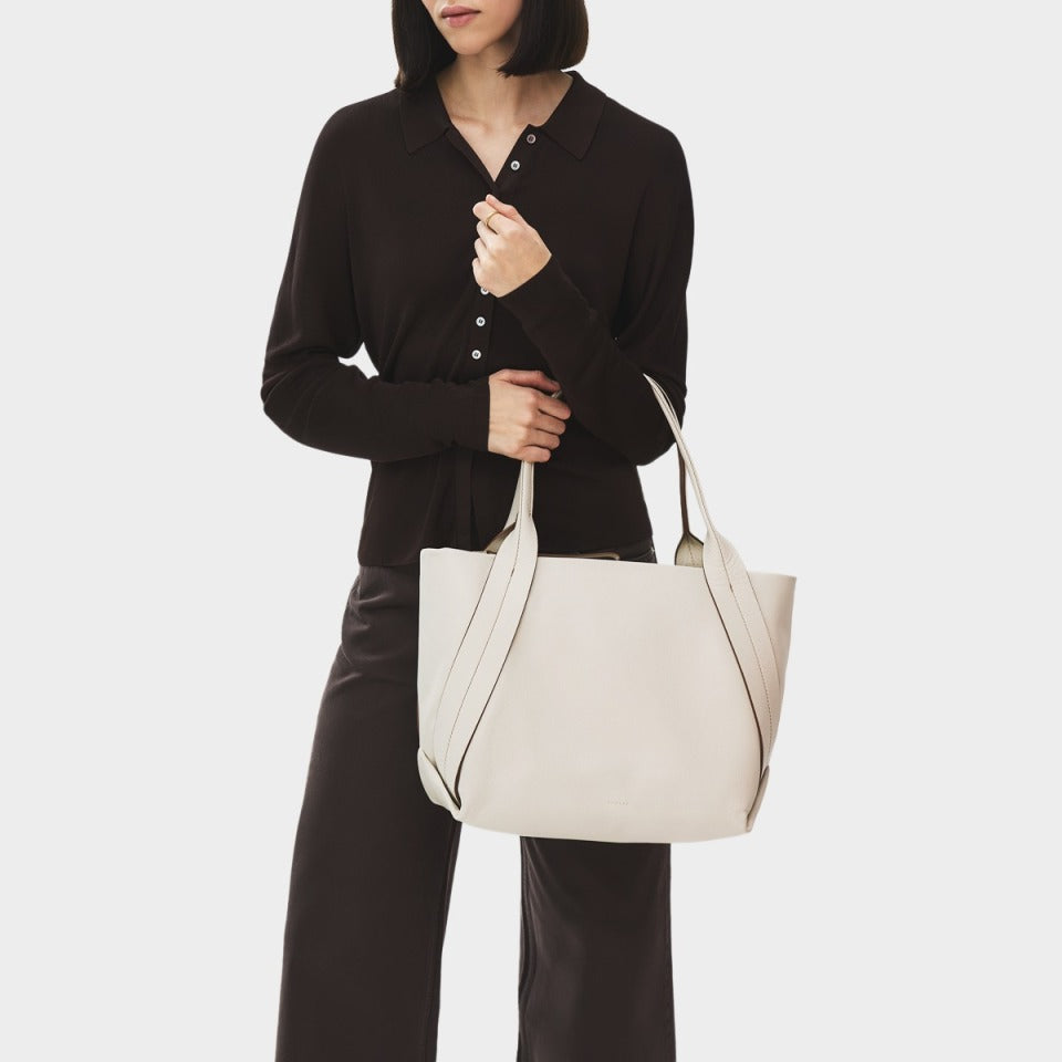 The Evie Medium Ziptop Shoulder Salt - 113131