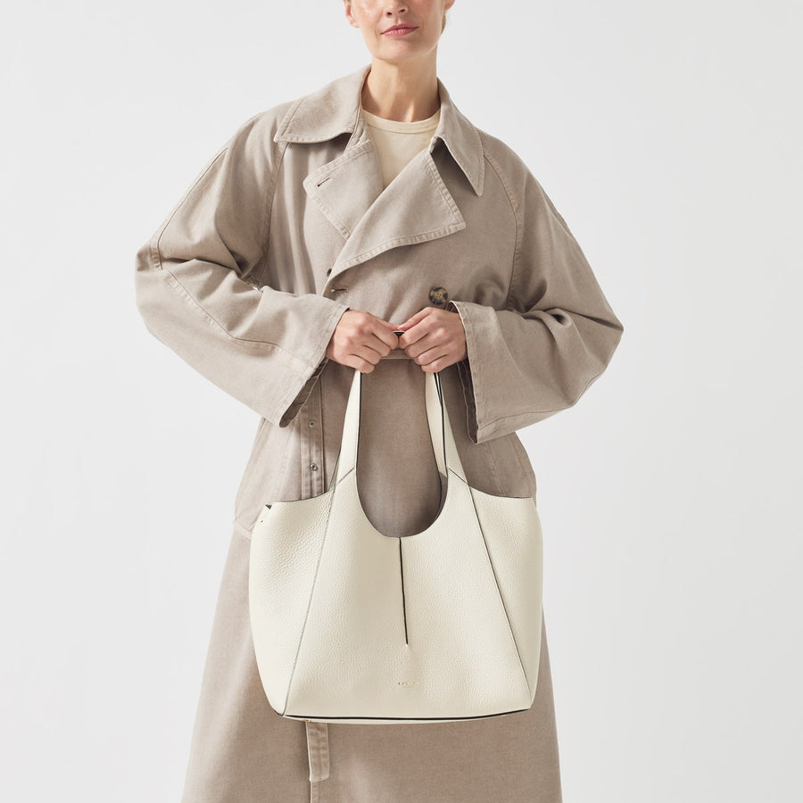 Hillgate Place Leather Large Open Top Tote Bag in Chalk - H1257109