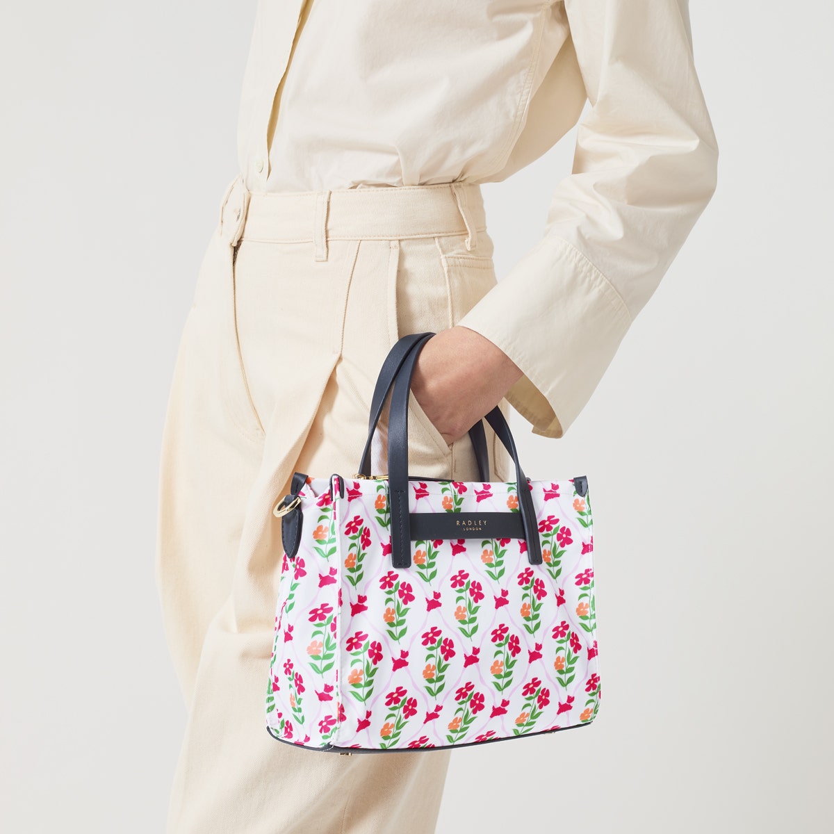 White Grab Bag | Finsbury Park Carousel Floral AW24 | Radley
