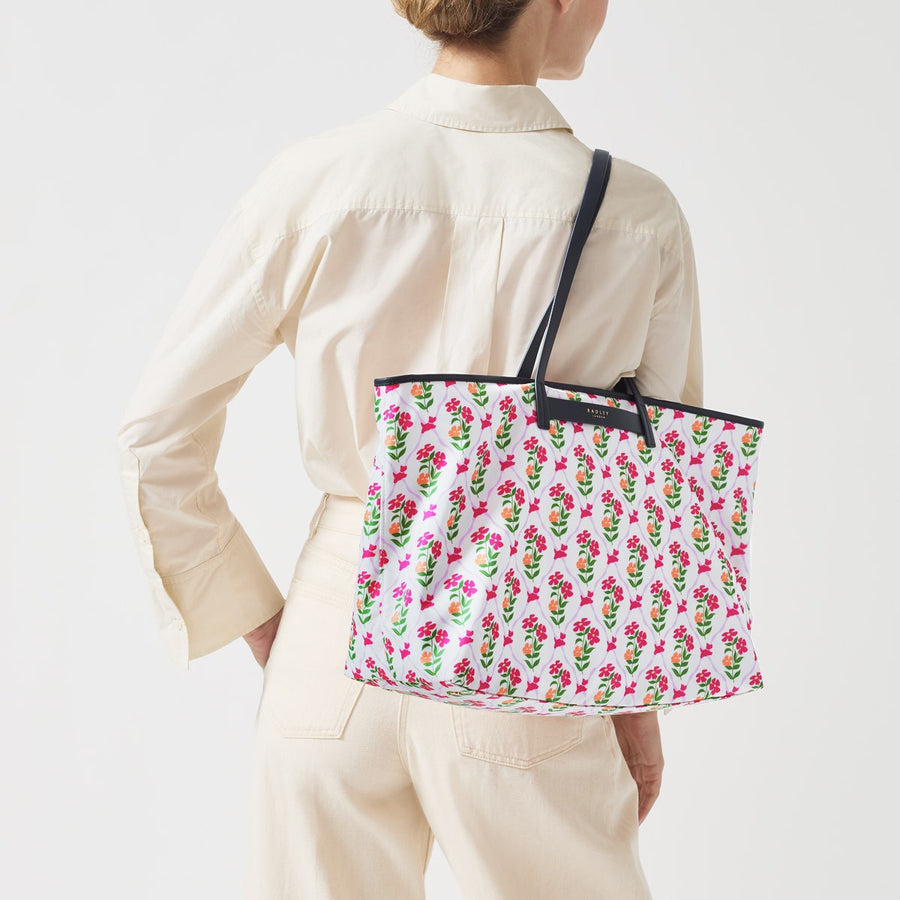 Finsbury Park Fabric Large Ziptop Shoulder Bag in Chalk - H1267109