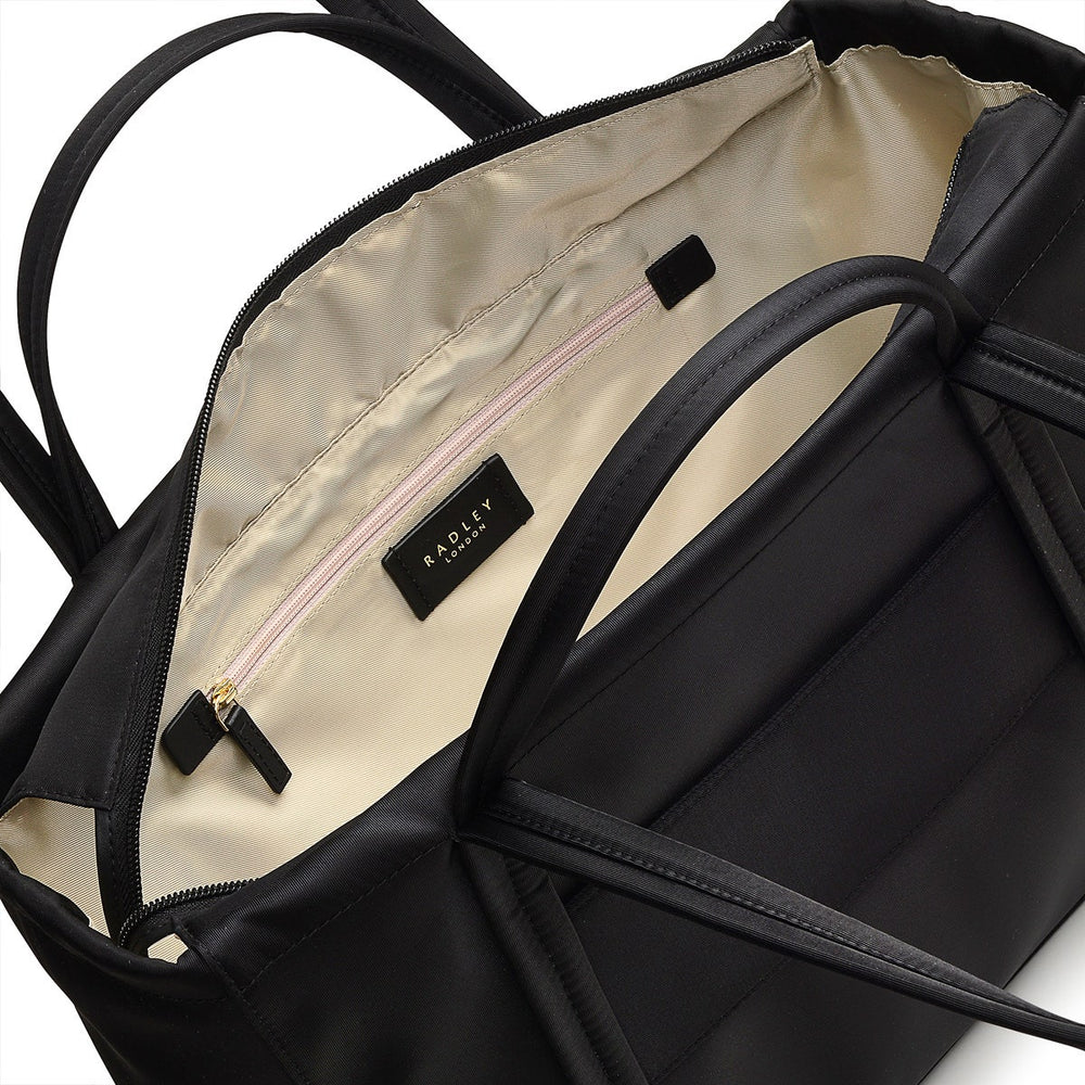 Chesil Place Leather Large Ziptop Tote Bag in Black - H1529001