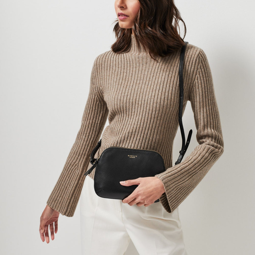 Dukes Place Leather Medium Ziptop Crossbody Bag in Black - H1555001