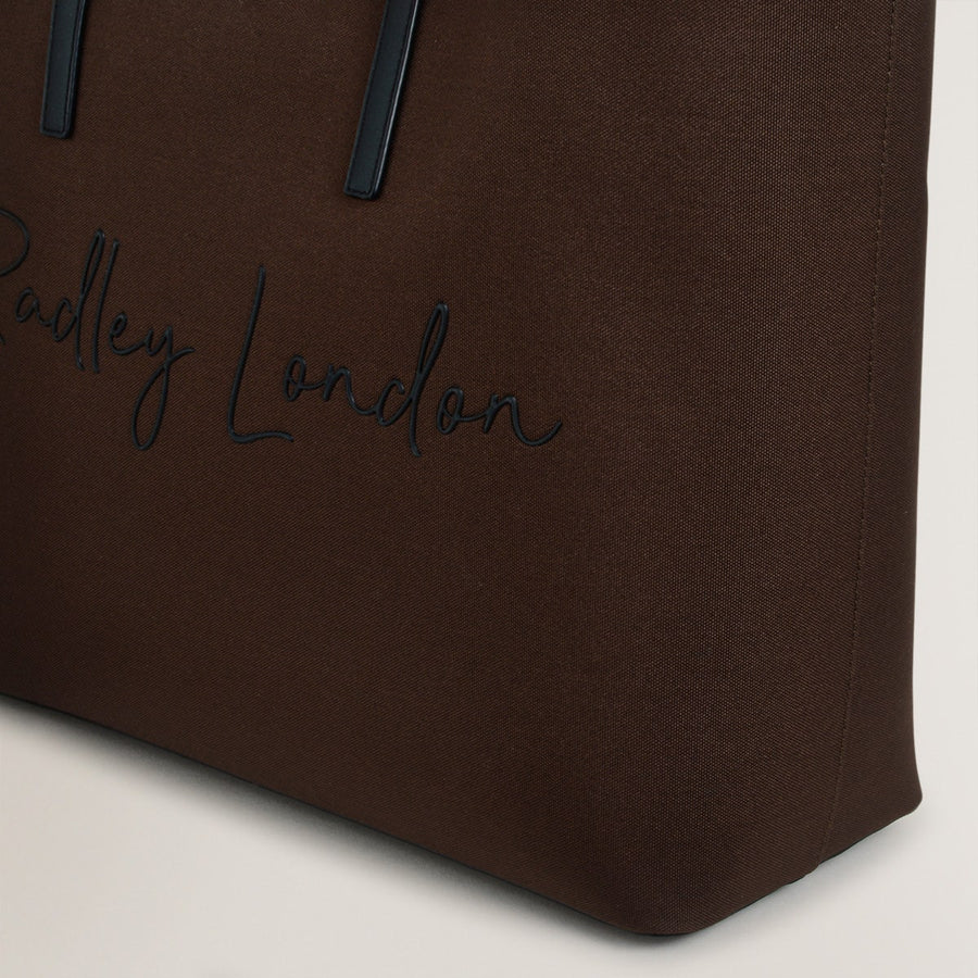 Addison Gardens Leather Large Open Top Tote Bag in Dark Oak - H1791209