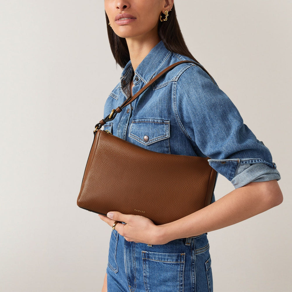 Dukes Place Leather Medium Ziptop Shoulder Bag in Saddle - H2030211