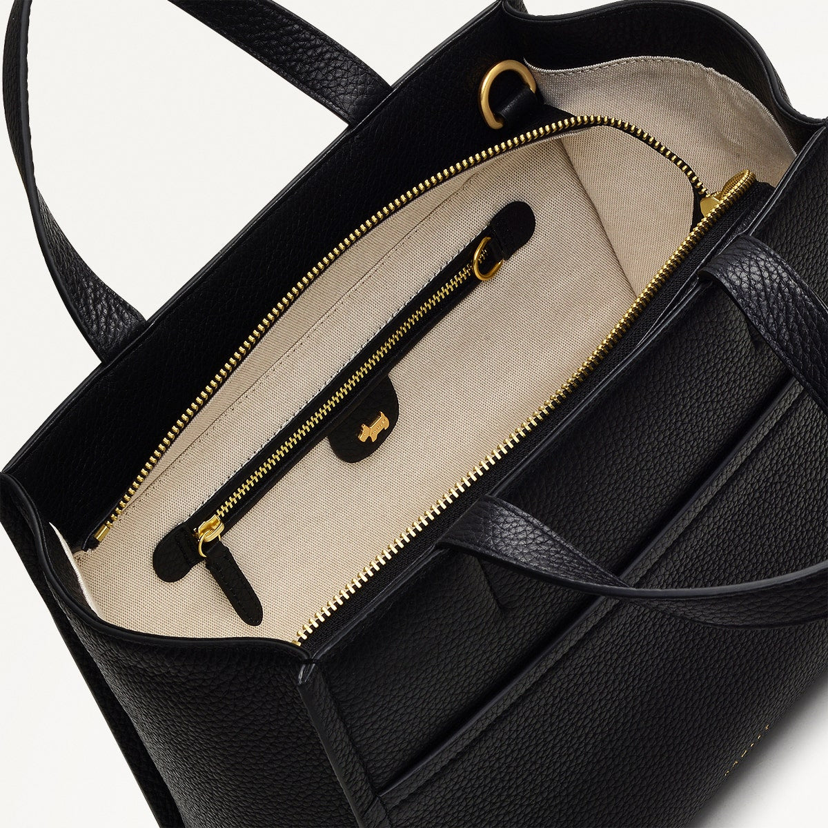 Oak Street Leather Medium Ziptop Grab Bag in Black - H2073001
