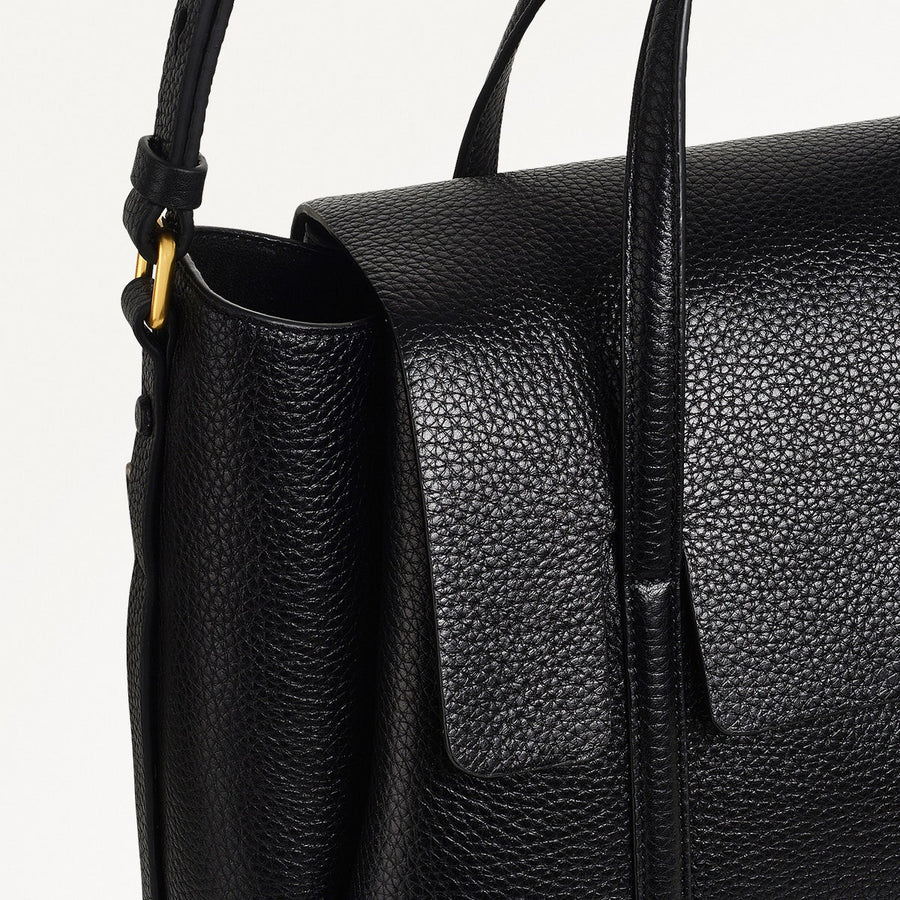 The Chancery Leather Medium Flapover Grab Bag in Black - H2090001
