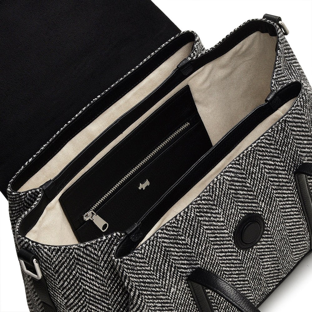 The Chancery Leather Medium Flapover Satchel Bag in Black - H2093001