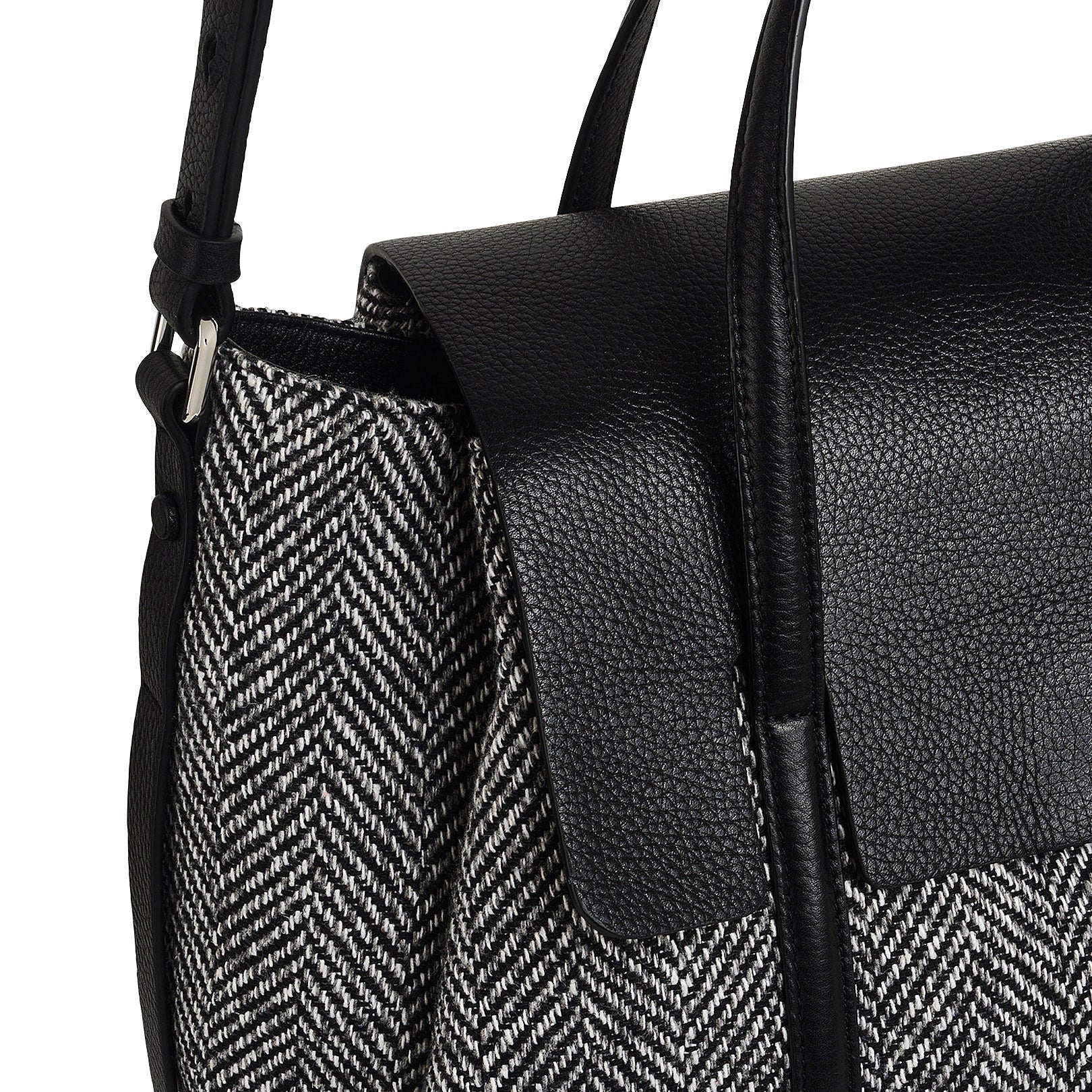 The Chancery Leather Medium Flapover Satchel Bag in Black - H2093001