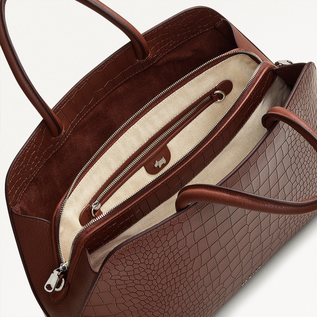Liverpool Street Leather Medium Ziptop Grab Bag in Walnut - H2102208