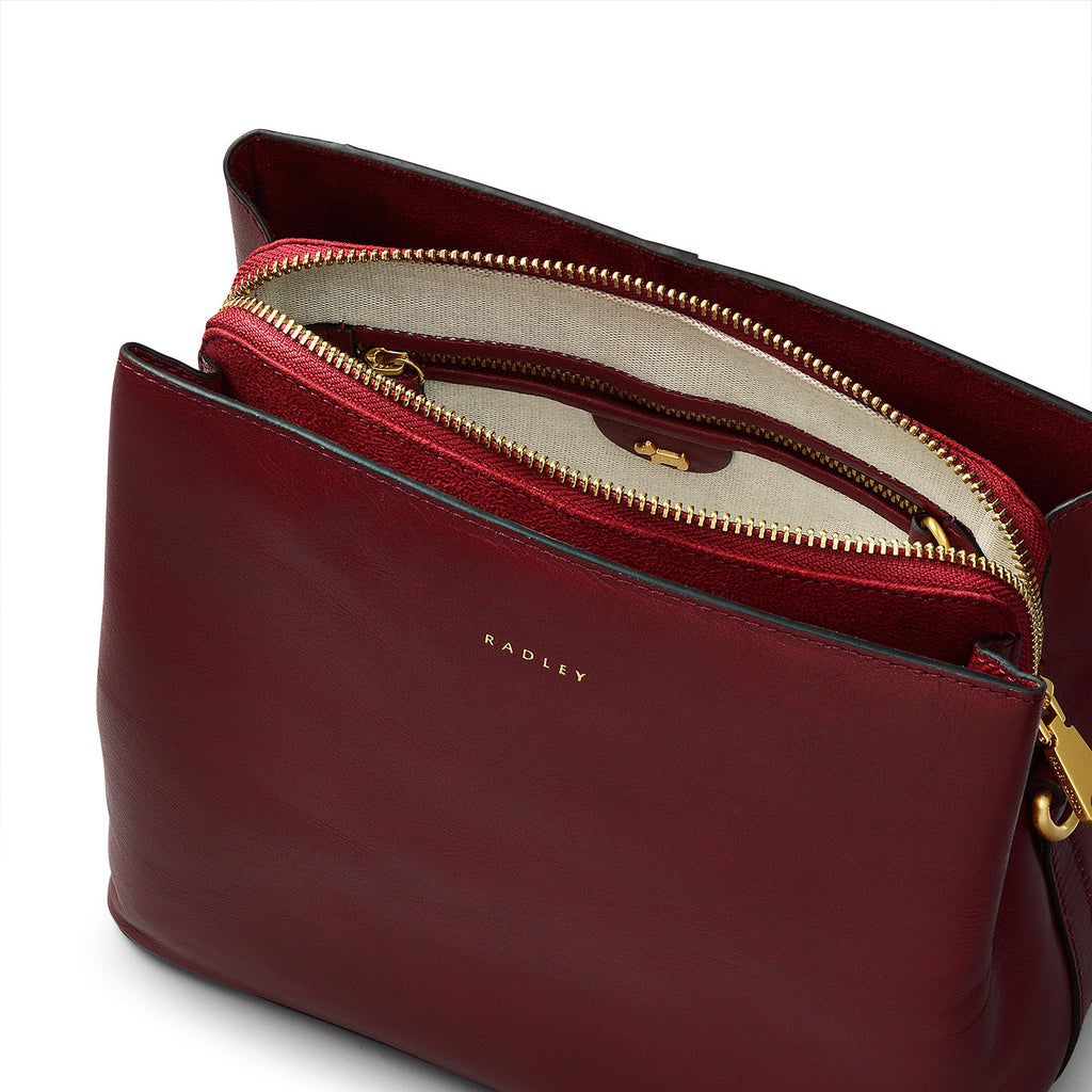 Dukes Place Leather Medium Compartment Crossbody Bag in Cranberry - H2112604