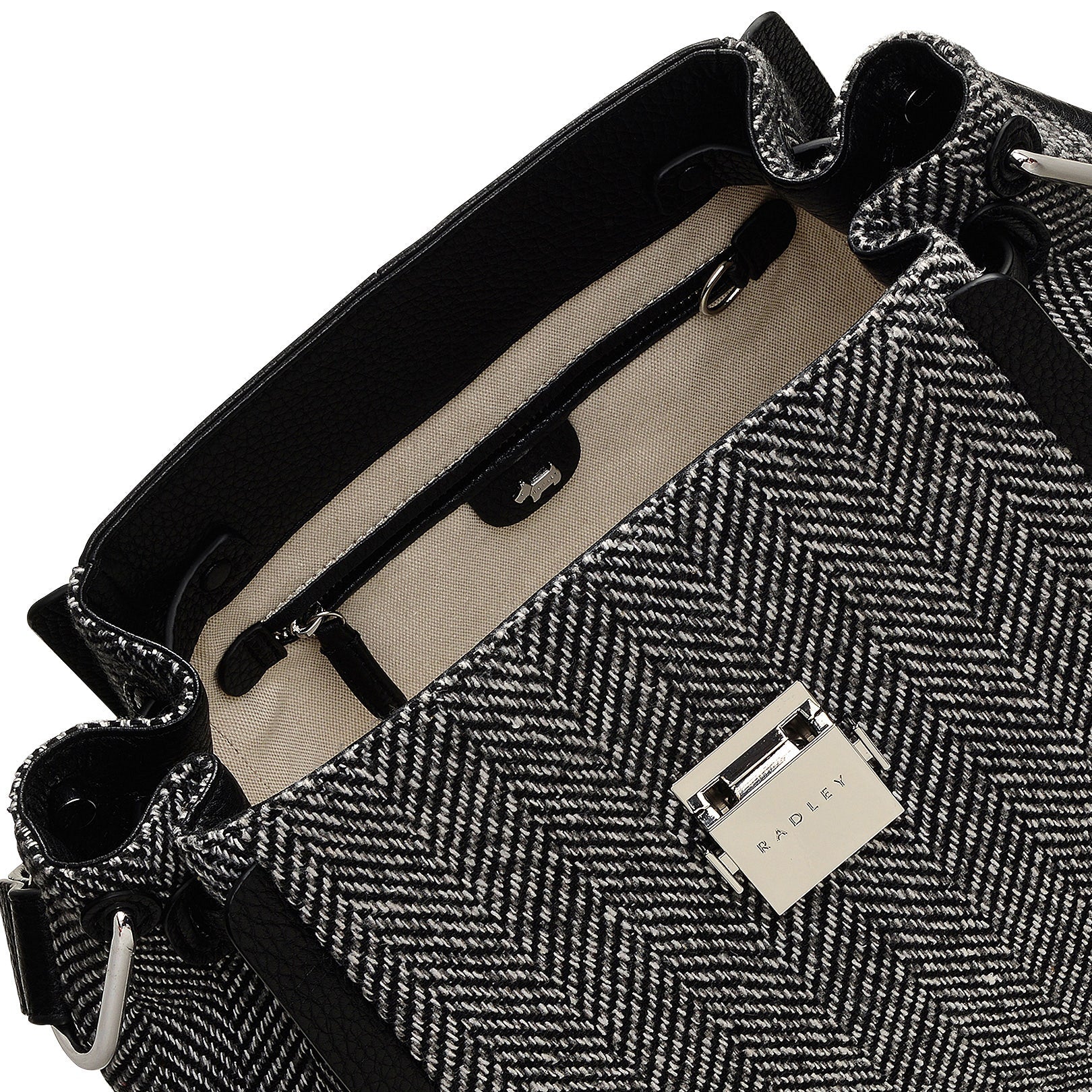 Sloane Street Leather Medium Open Top Shoulder Bag in Black - H2120001