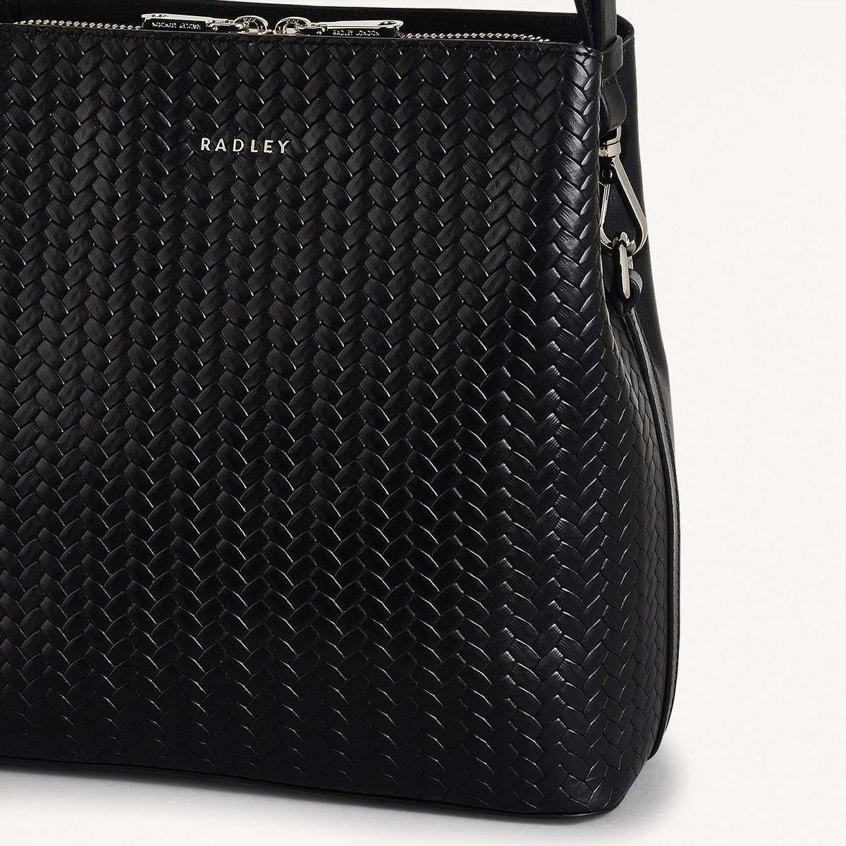 Dukes Place Leather Medium Compartment Crossbody Bag in Black - H2125001