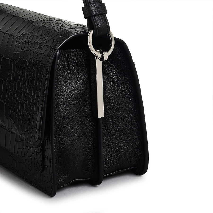 Leather Lane Leather Medium Flapover Shoulder Bag in Black - H2133001
