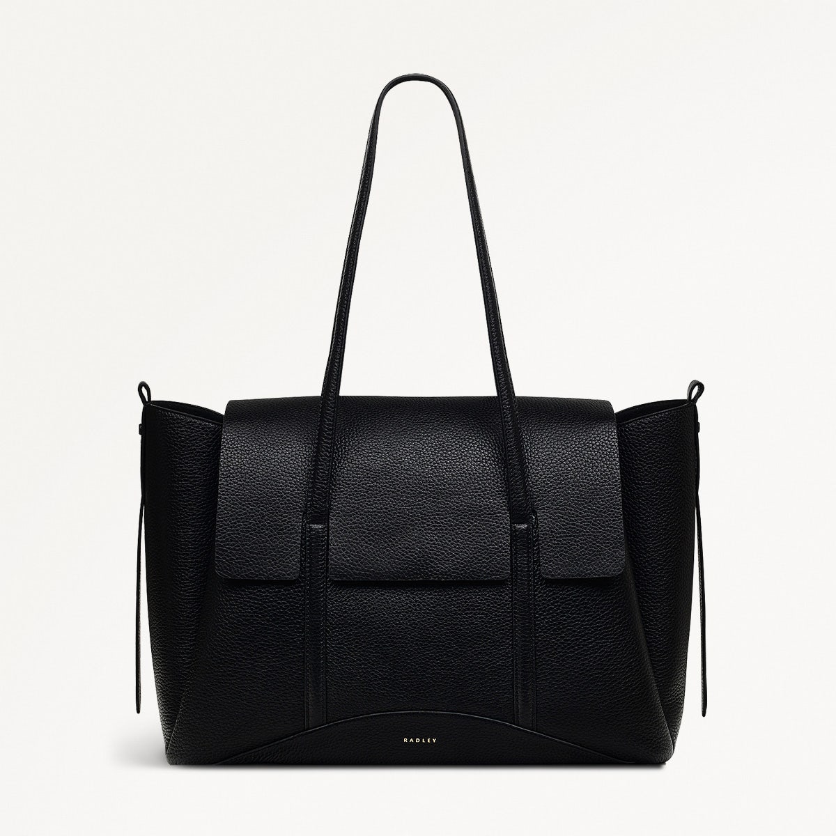 The Chancery Leather Large Flapover Shoulder Bag in Black - H2165001