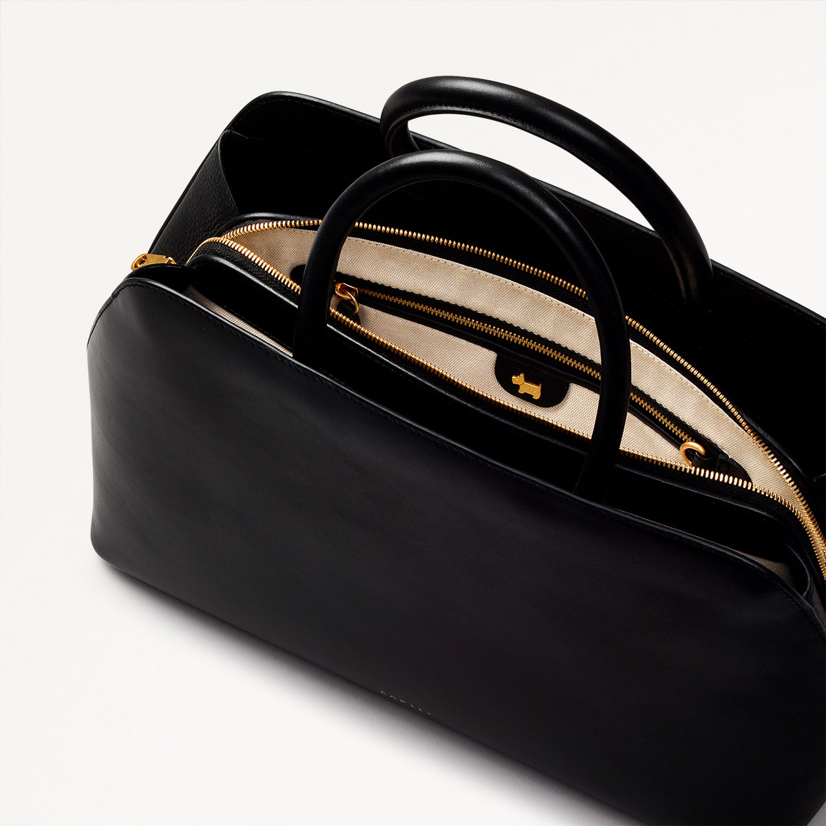 Liverpool Street Leather Medium Ziptop Satchel Bag in Black - H2176001