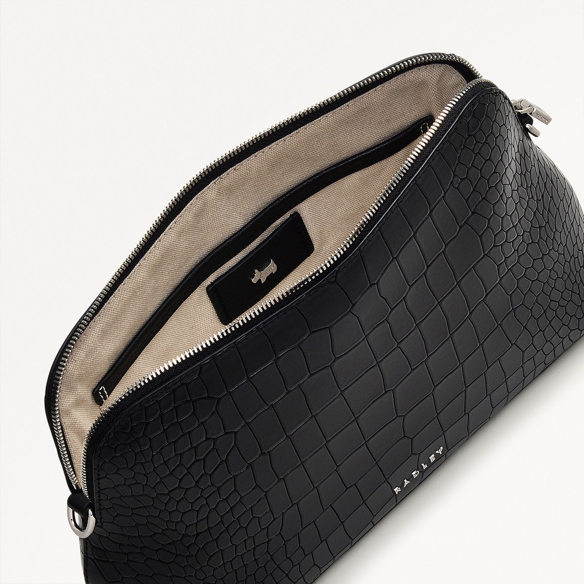 Liverpool Street Leather Medium Ziptop Crossbody Bag in Black - H2179001