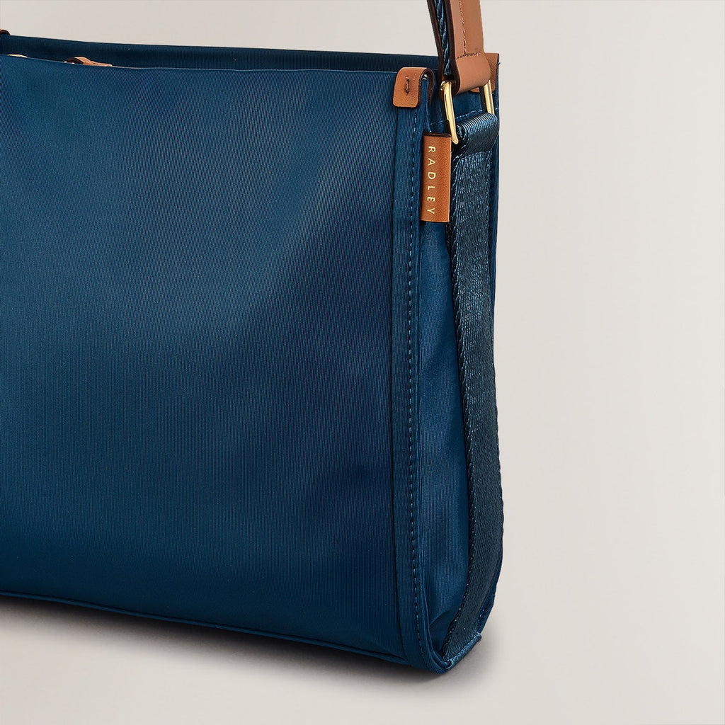 Canford Gardens Leather Medium Ziptop Crossbody Bag in Deepsea - H2288405