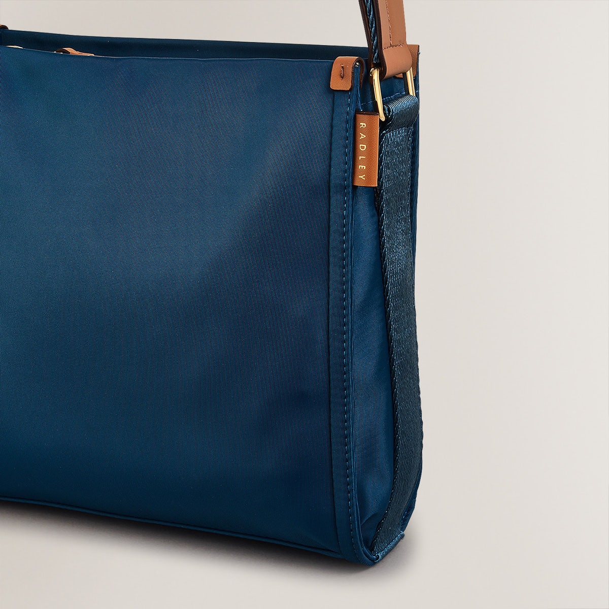 Canford Gardens Leather Medium Ziptop Crossbody Bag in Deepsea - H2288405