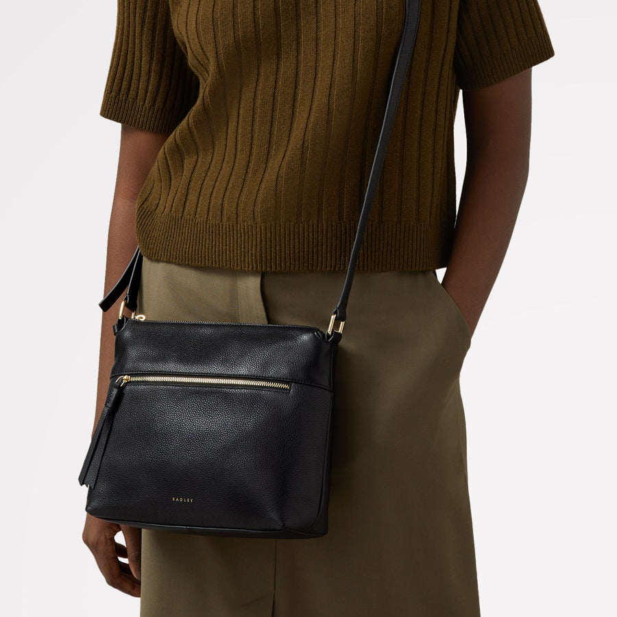 Fountain Mews Leather Small Ziptop Crossbody Bag in Black - H2486001