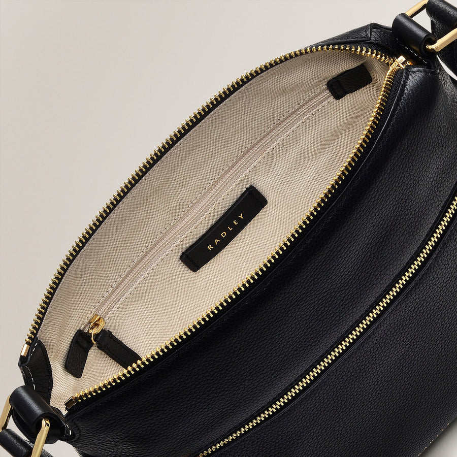 Fountain Mews Leather Small Ziptop Crossbody Bag in Black - H2486001