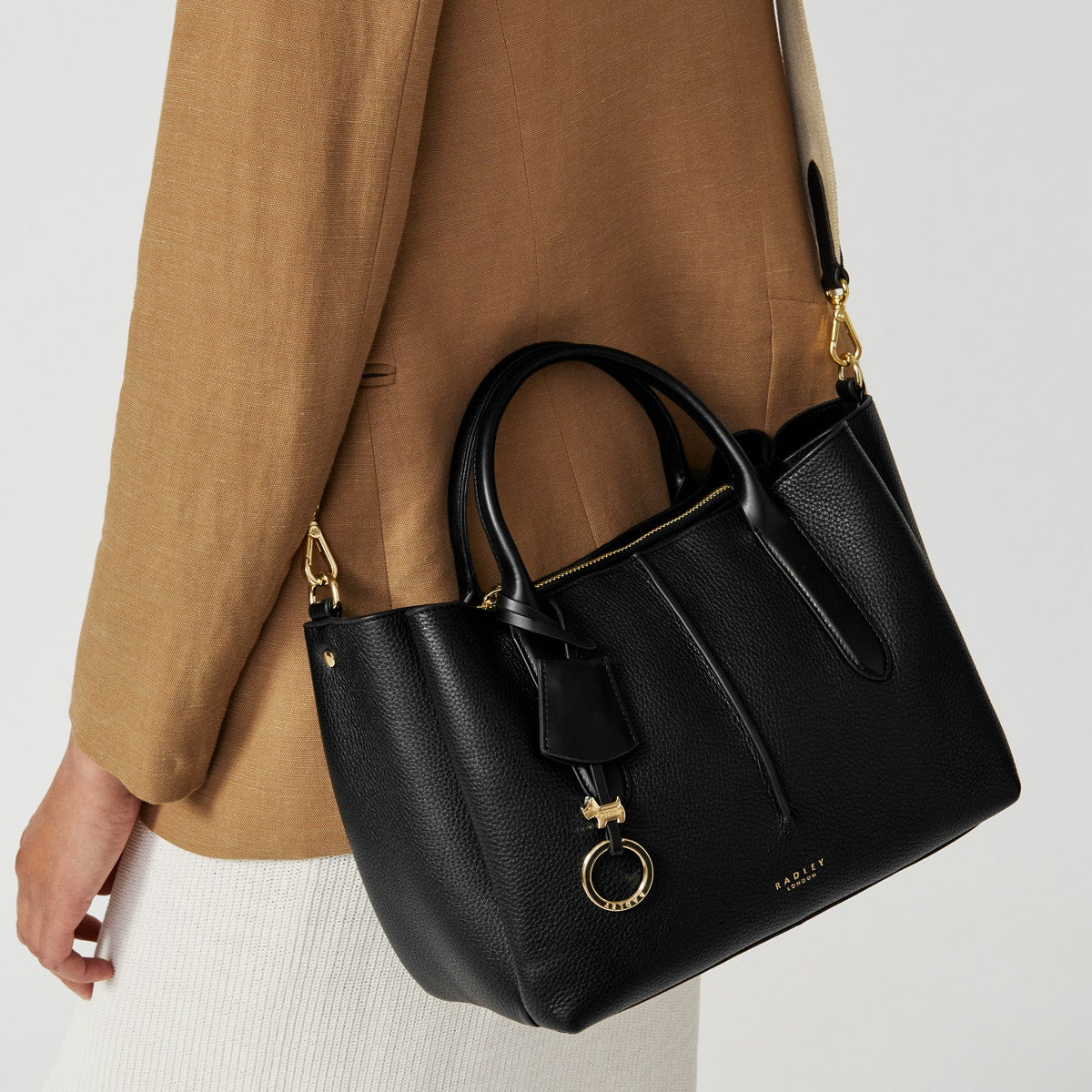 Hillgate Place Leather Medium Satchel Multiway Bag in Black - H6750001