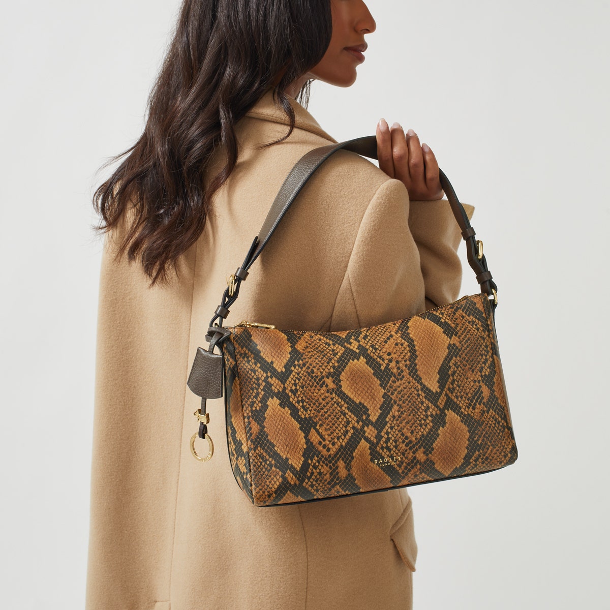 Dukes Place Leather Medium Zip-Top Shoulder Bag in Dark Oak - H7309209