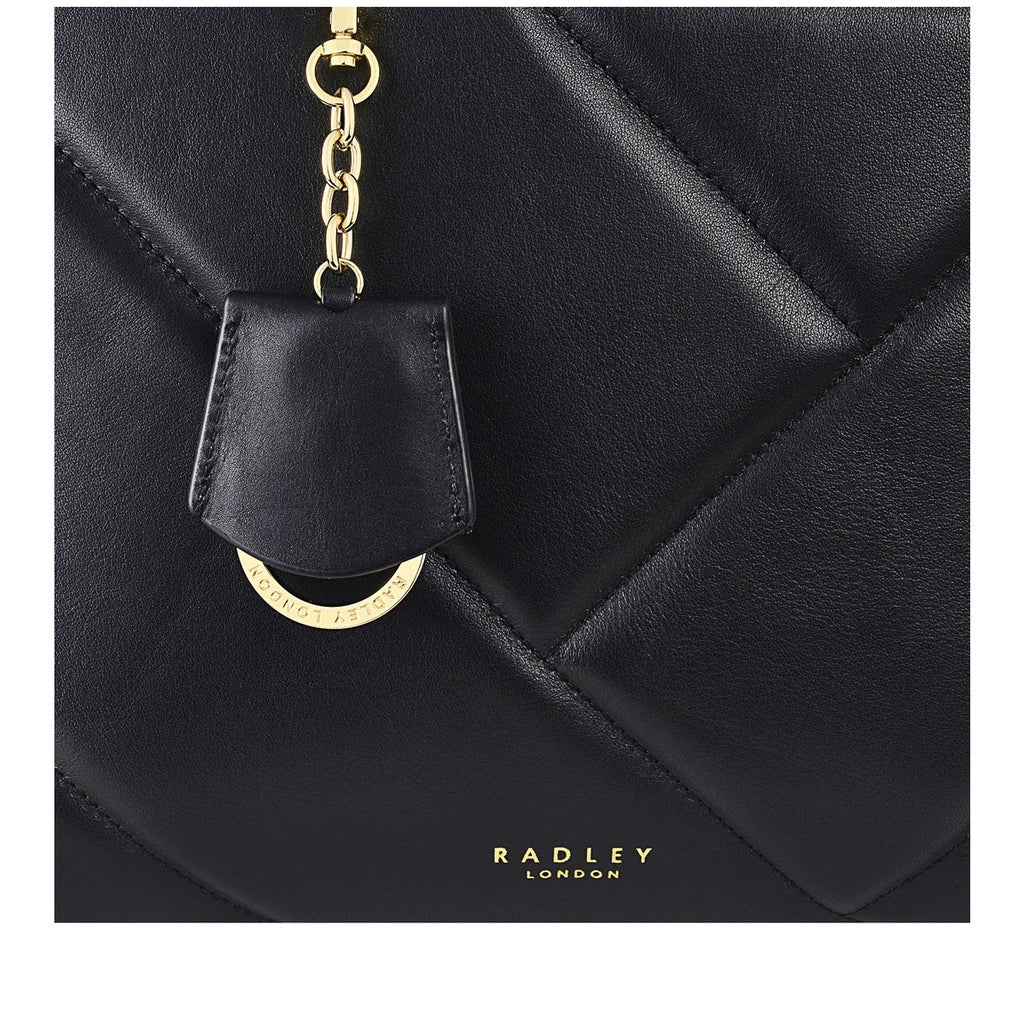 Pockets 2.0 Leather Medium Ziptop Crossbody Bag in Black - H7322001