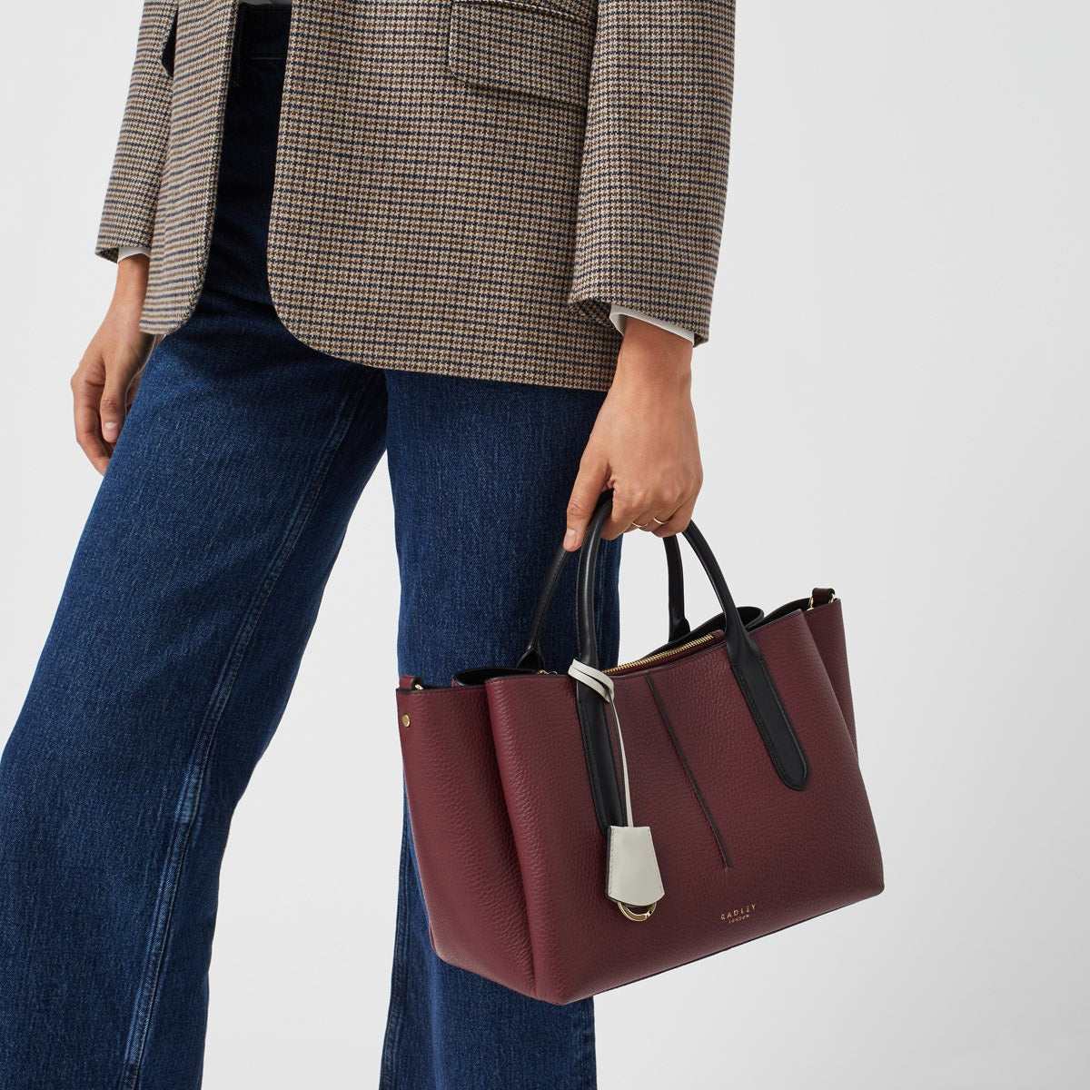 Hillgate Place Leather Medium Satchel Multiway Bag in Dark Cherry - H7877609