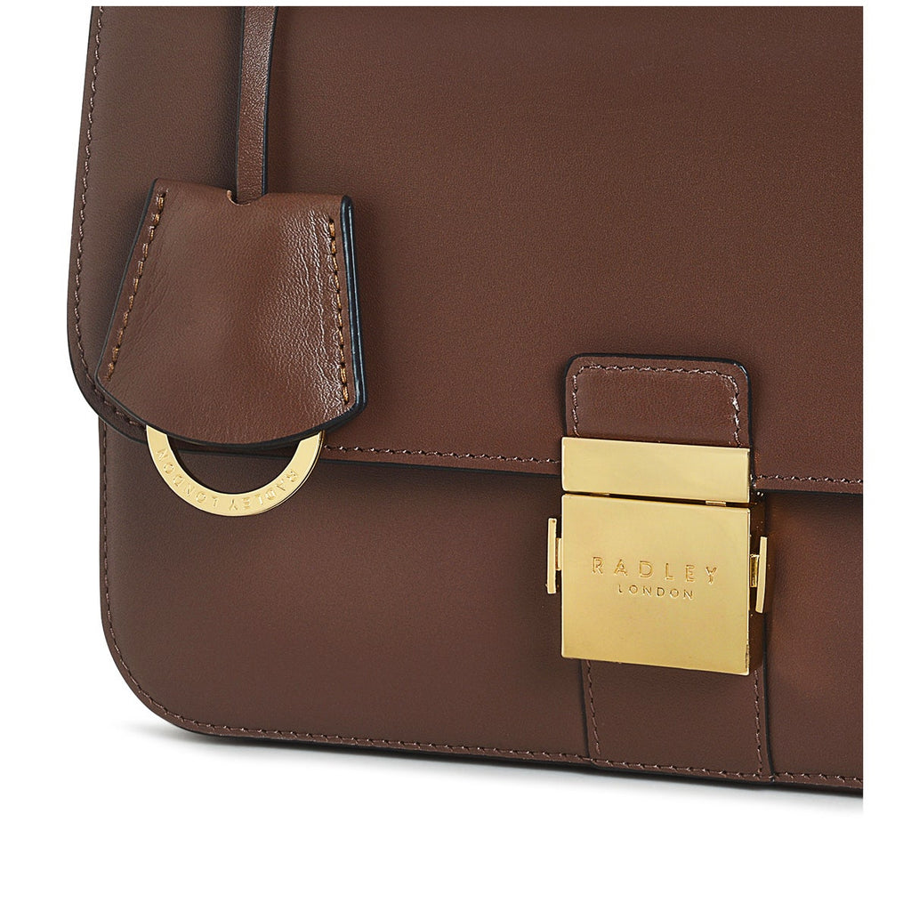 Hanley Close Leather Medium Flapover Shoulder Bag in Walnut - H7881208