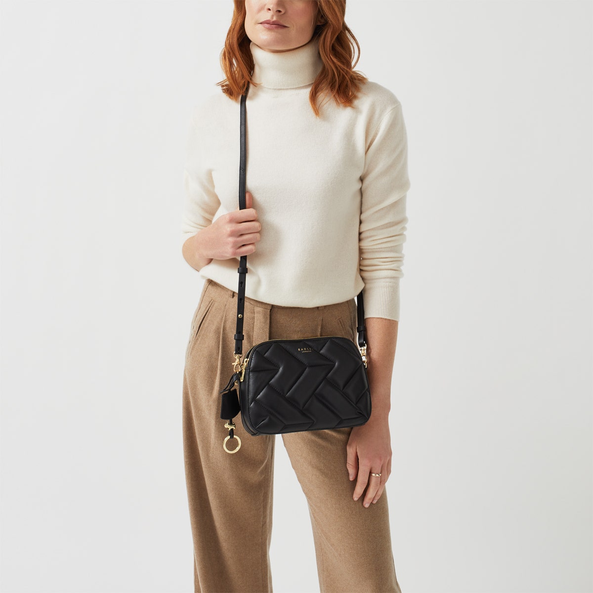 Dukes Place Leather Medium Ziptop Crossbody Bag in Black - H8216001