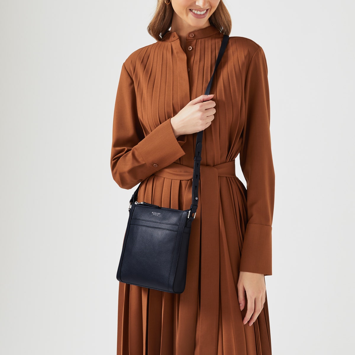 Derby Street Leather Small Ziptop Crossbody Bag in Ink - H9131401