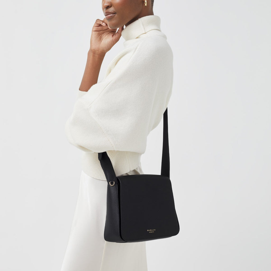 Westwell Lane Leather Medium Flapover Crossbody Bag in Black - H9284001