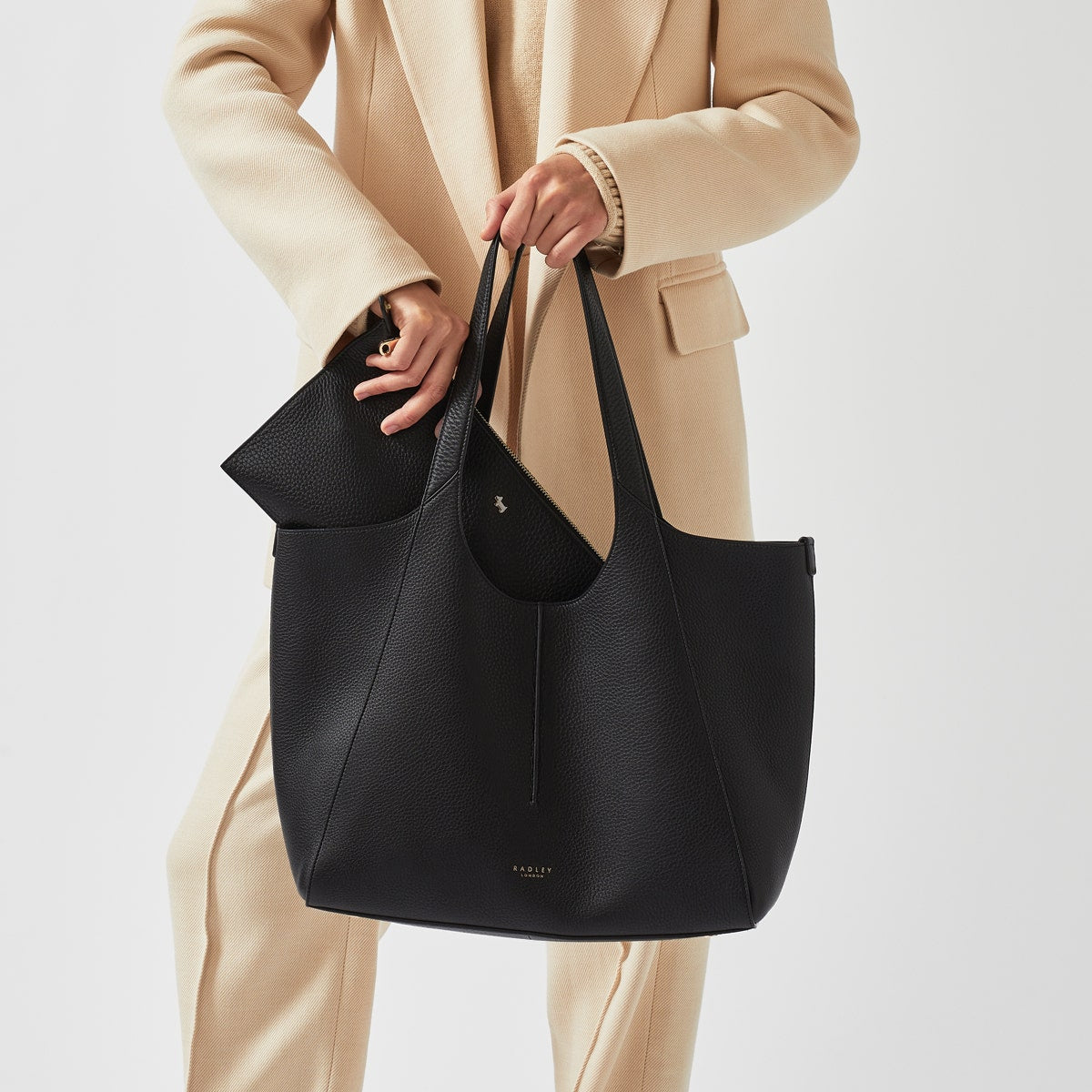 Hillgate Place Leather Large Open Top Tote Bag in Black - H9286001