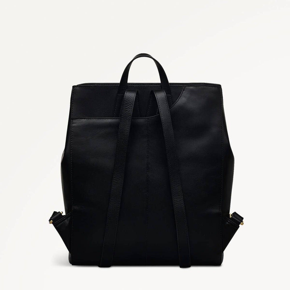 Pockets Leather Medium Ziptop Backpack in Black - H9321001
