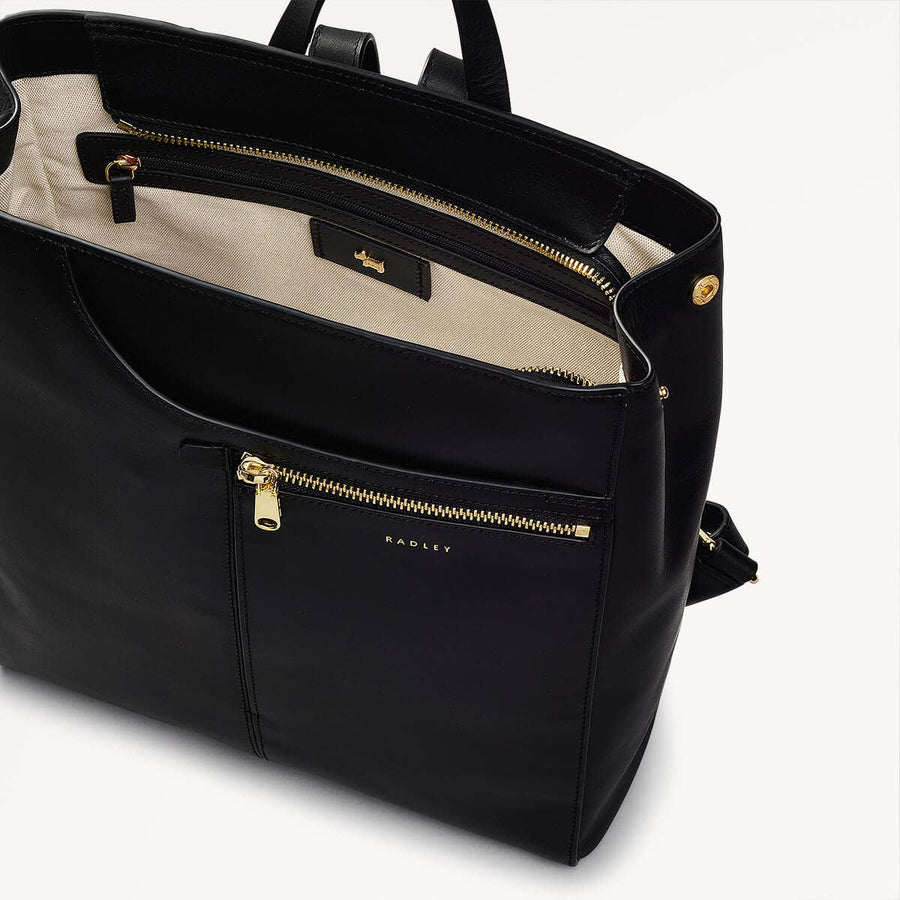 Pockets Leather Medium Ziptop Backpack in Black - H9321001