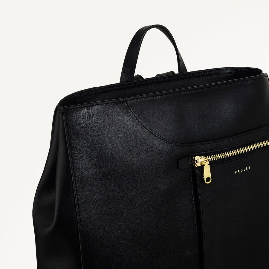 Pockets Leather Medium Ziptop Backpack in Black - H9321001