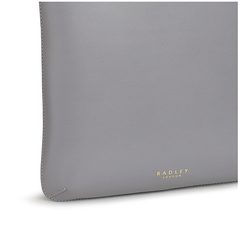 Pockets Leather Medium Ziptop Crossbody Bag in Cloud Burst - H9322093