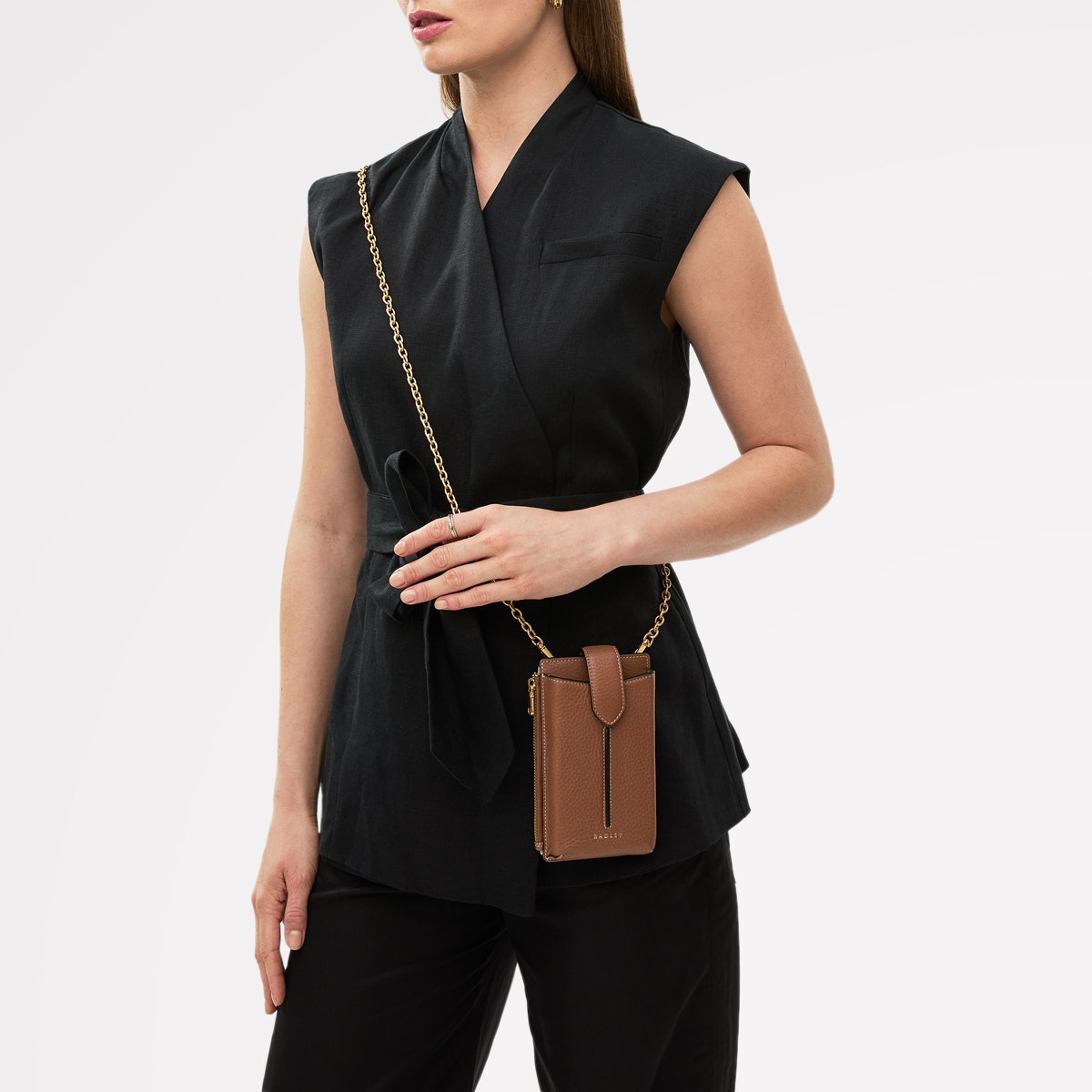 Hillgate Leather Large Phone Crossbody in Saddle - S1863211