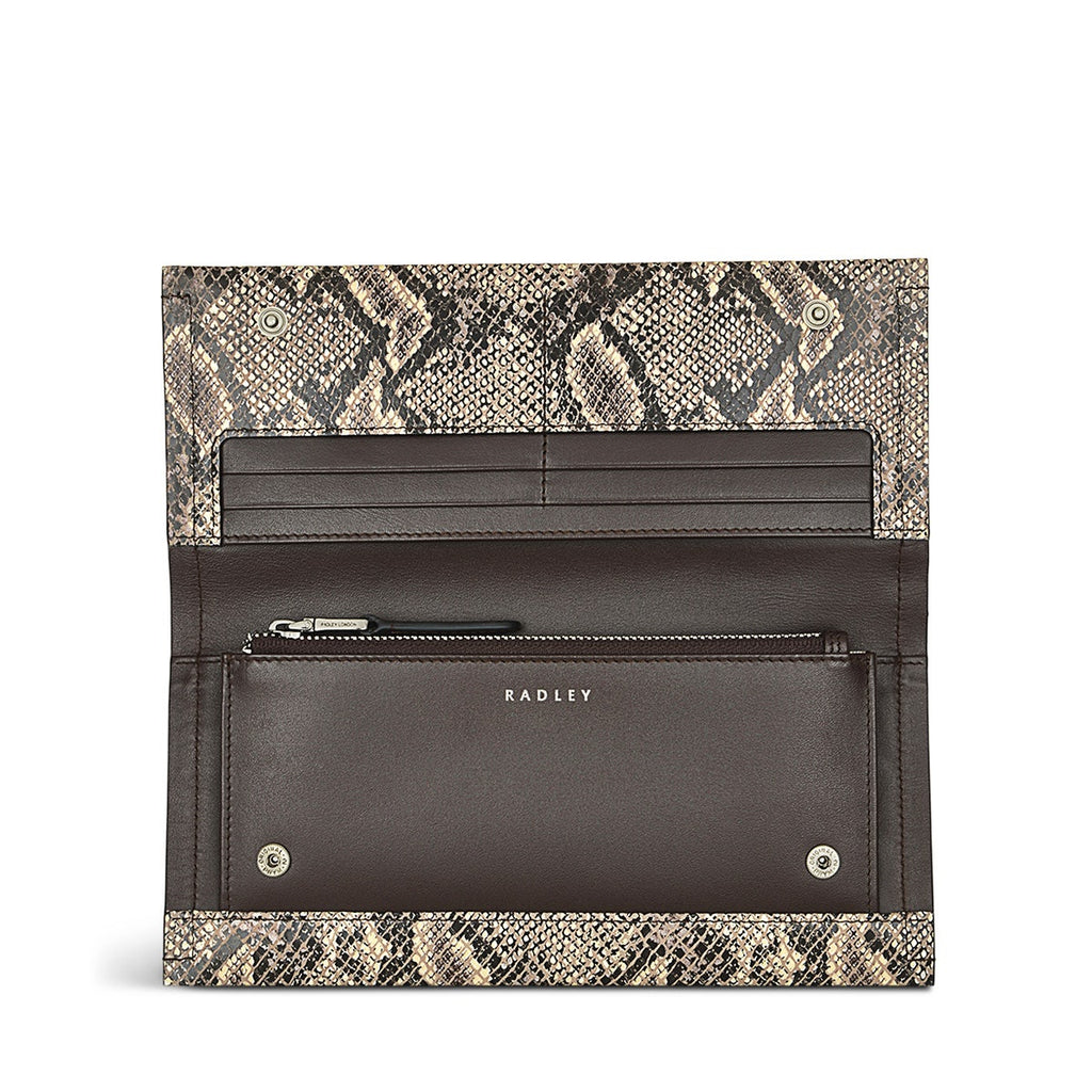 Oak Street Leather Large Flapover Wallet in Chalk - S1889109